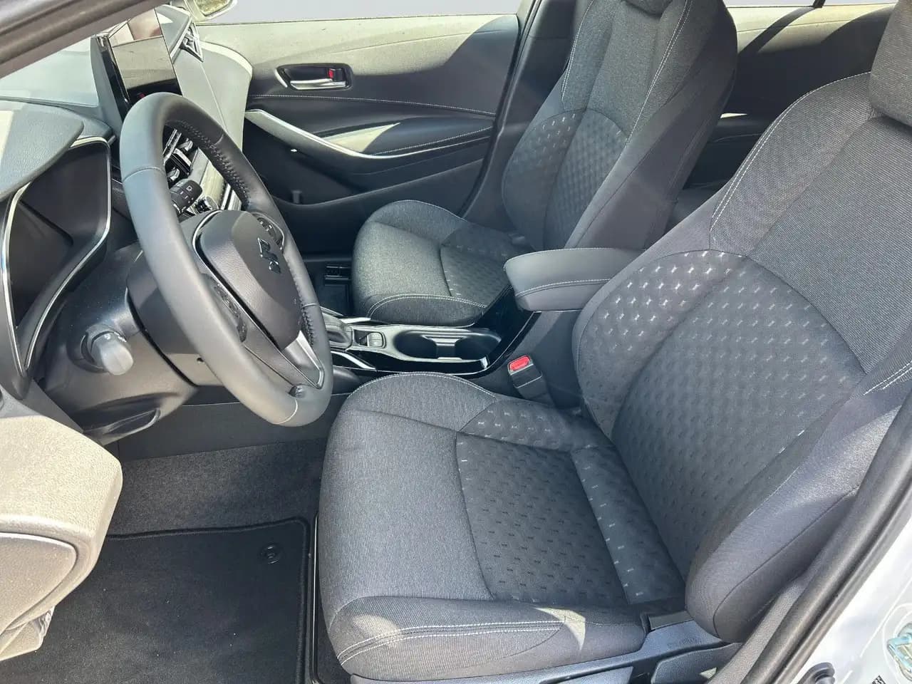 Suzuki Swace 5-Tür 1,8 HybridCVTComfort+ — Vehicle gallery 9