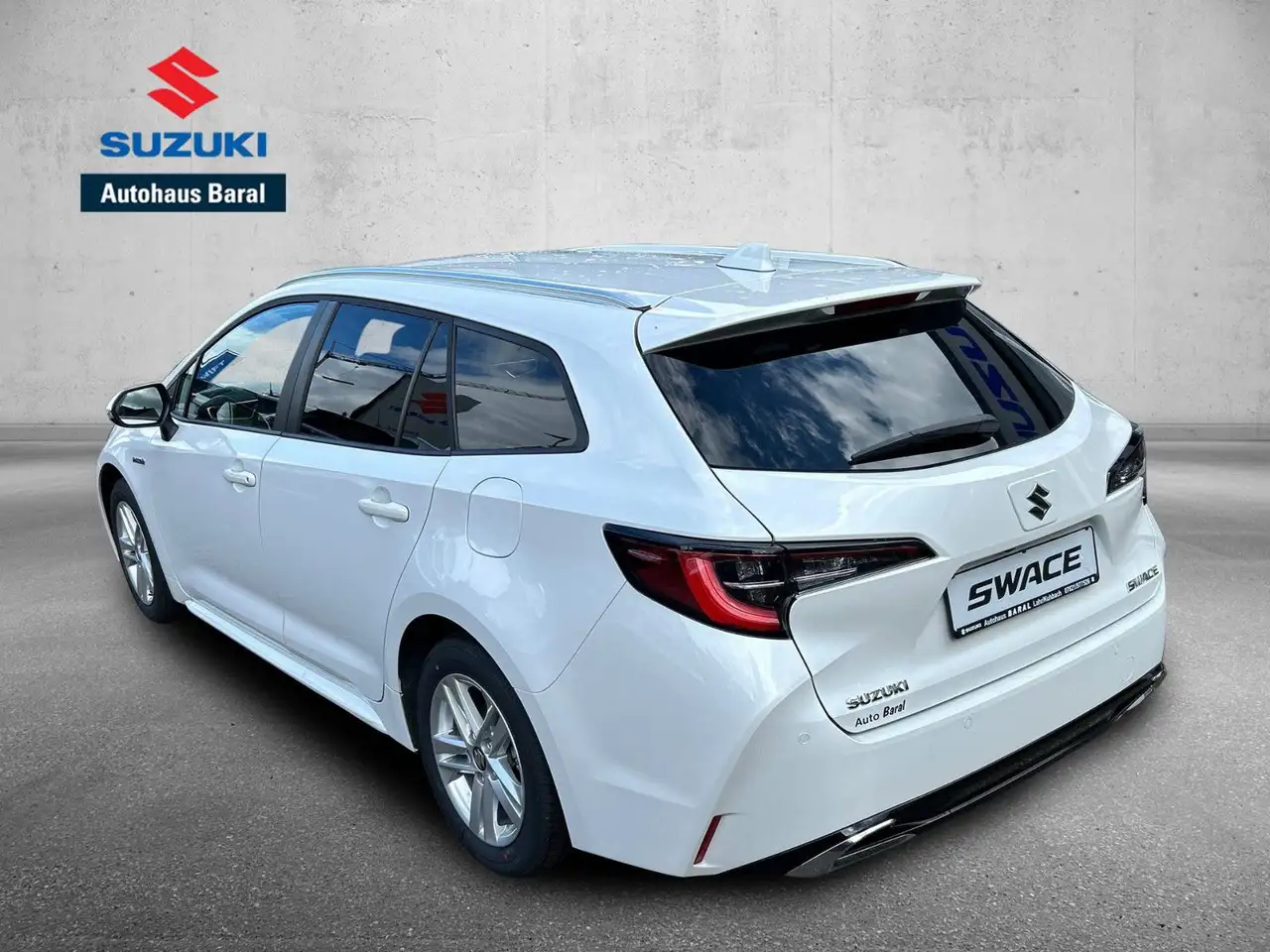 Suzuki Swace 5-Tür 1,8 HybridCVTComfort+ — Vehicle gallery 4