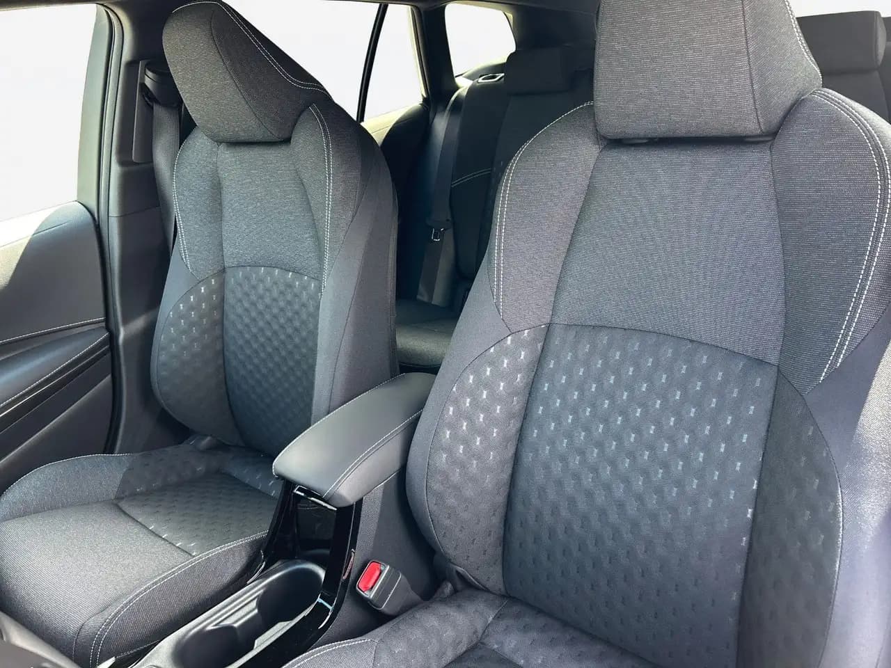 Suzuki Swace 5-Tür 1,8 HybridCVTComfort+ — Vehicle gallery 10