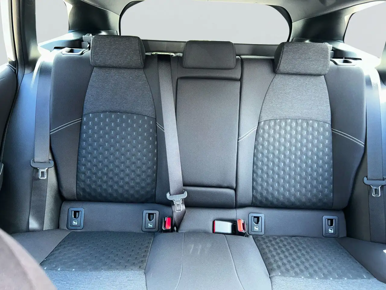 Suzuki Swace 5-Tür 1,8 HybridCVTComfort+ — Vehicle gallery 13