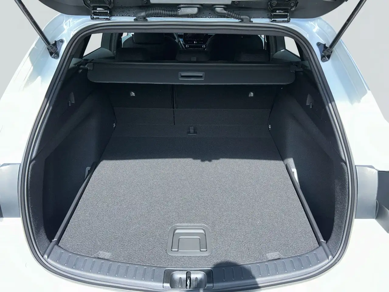 Suzuki Swace 5-Tür 1,8 HybridCVTComfort+ — Vehicle gallery 14