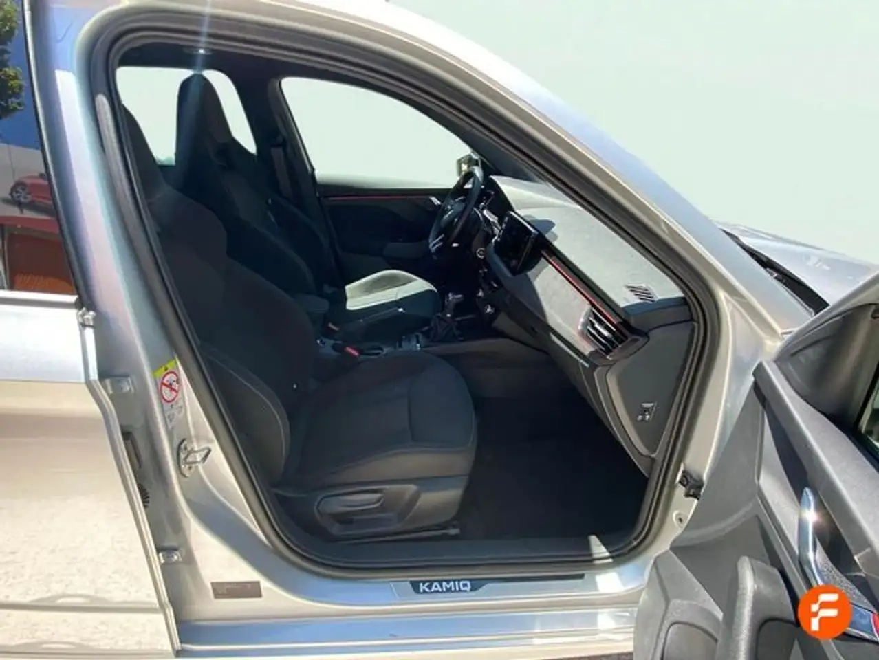 Skoda Kamiq 1.0 TSI Monte Carlo DSG7 85kW — معرض صور السيارة 13