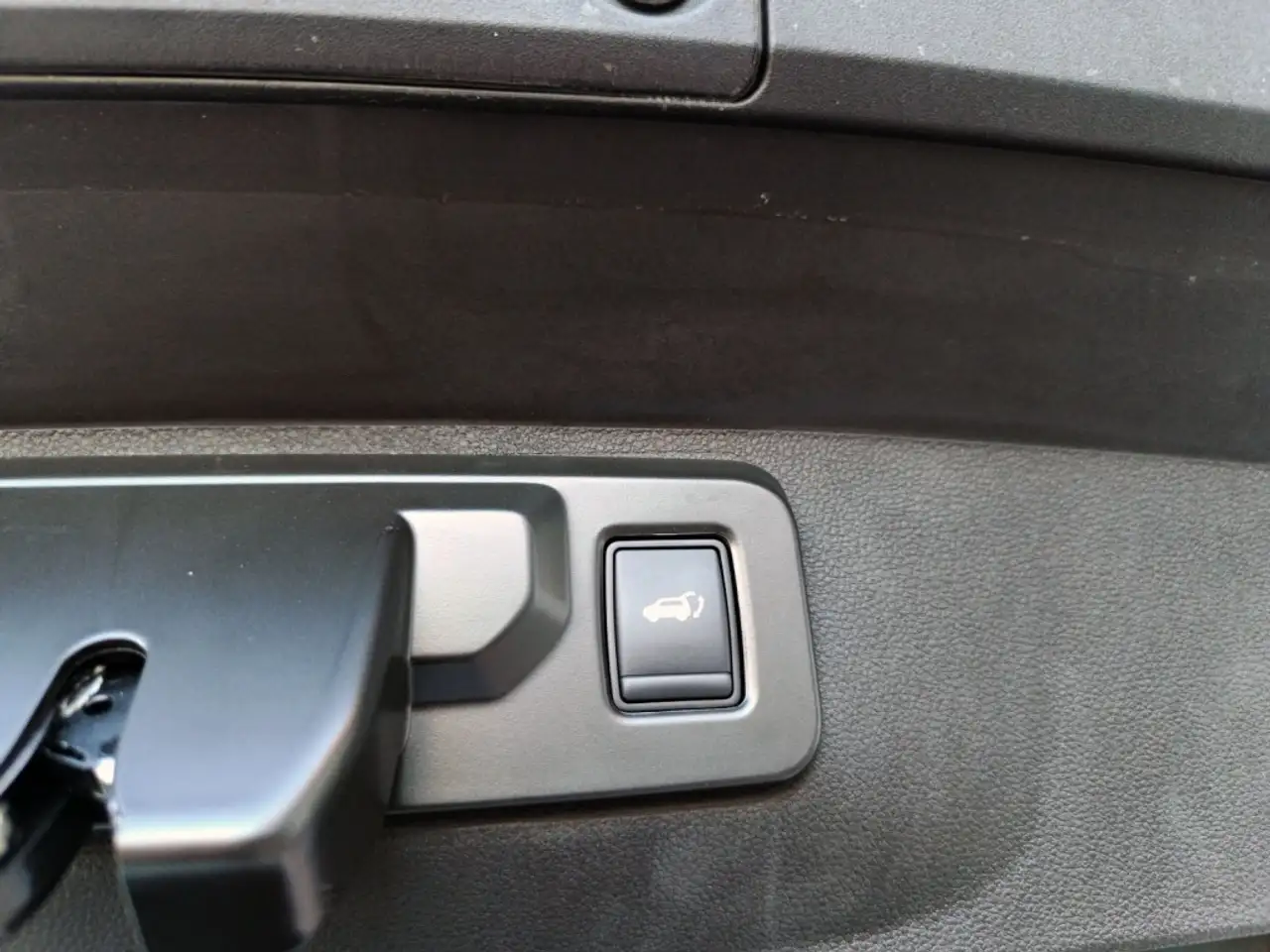 Renault Rafale 1.2 HEV E-TECH ESPRIT ALPINE 147KW AUTO 5P — Vehicle gallery 21