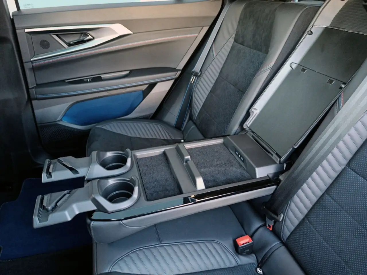 Renault Rafale 1.2 HEV E-TECH ESPRIT ALPINE 147KW AUTO 5P — Vehicle gallery 23