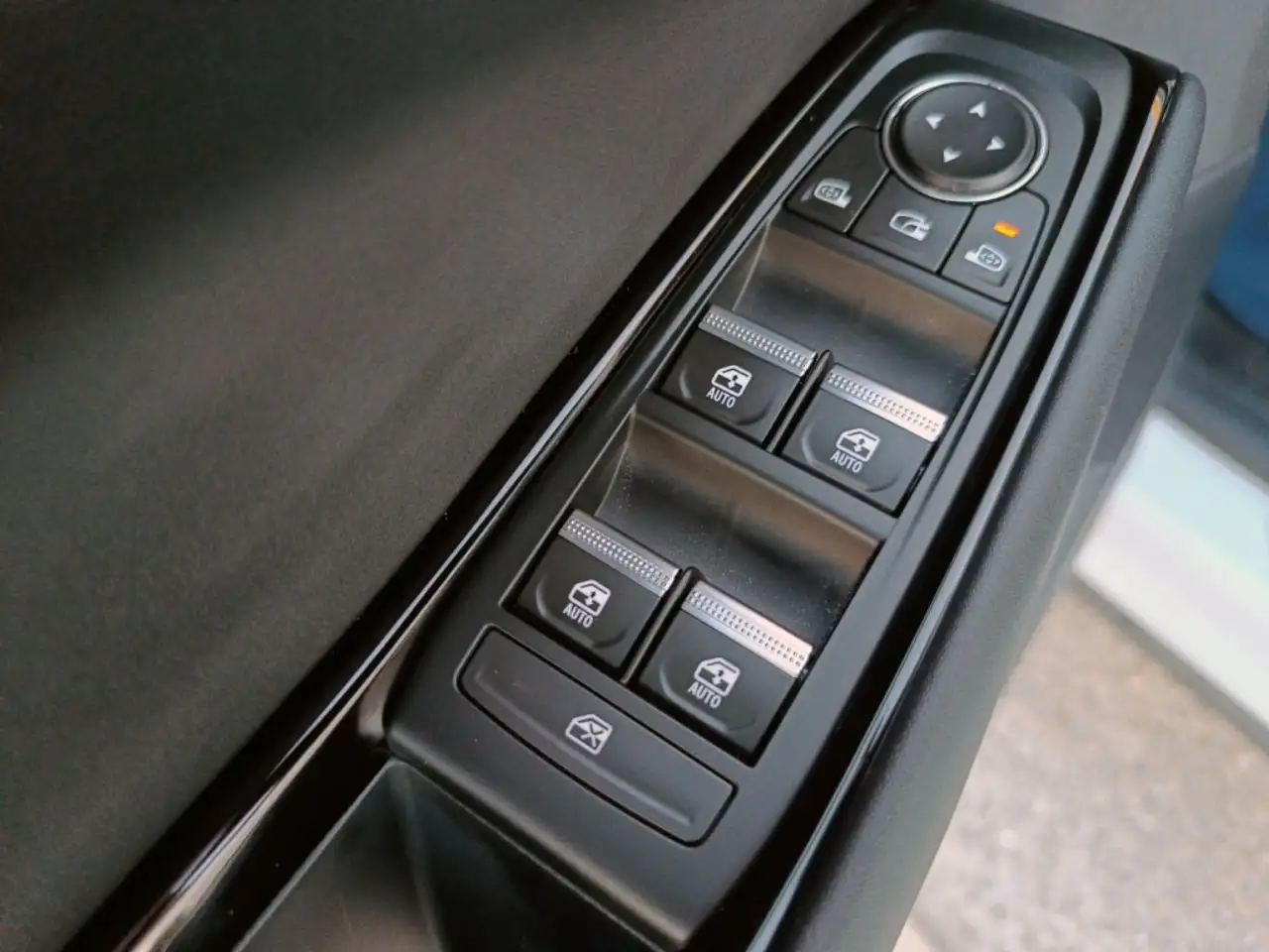 Renault Rafale 1.2 HEV E-TECH ESPRIT ALPINE 147KW AUTO 5P — Vehicle gallery 24