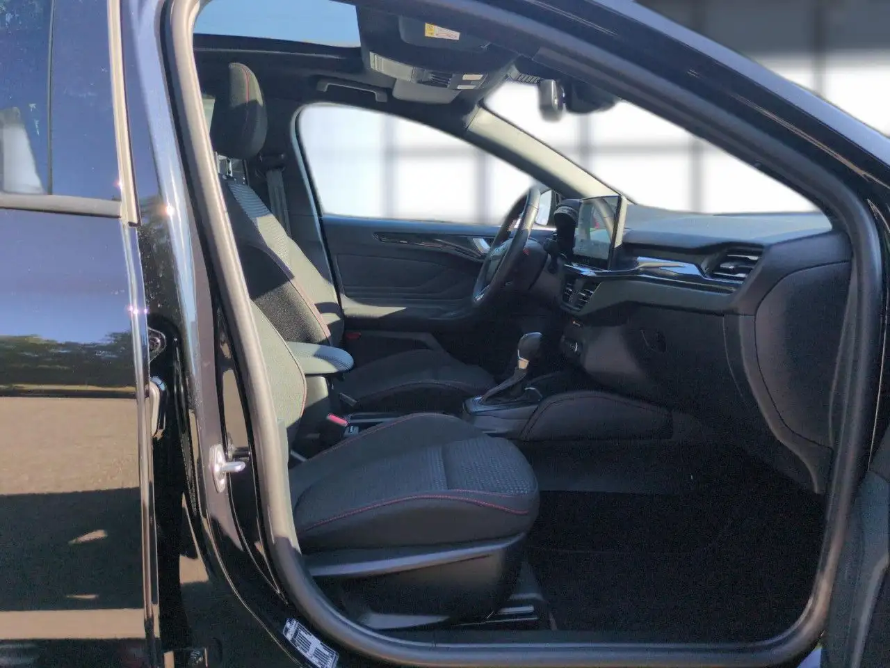 Ford Focus 1.0 EcoBoost ST-Line X Automatik Bluetooth — معرض صور السيارة 23