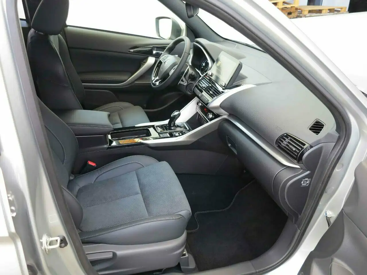 Mitsubishi Eclipse Cross Select, mit 8 Jahre Garantiepaket (Nimm8) — Galerie du véhicule 11