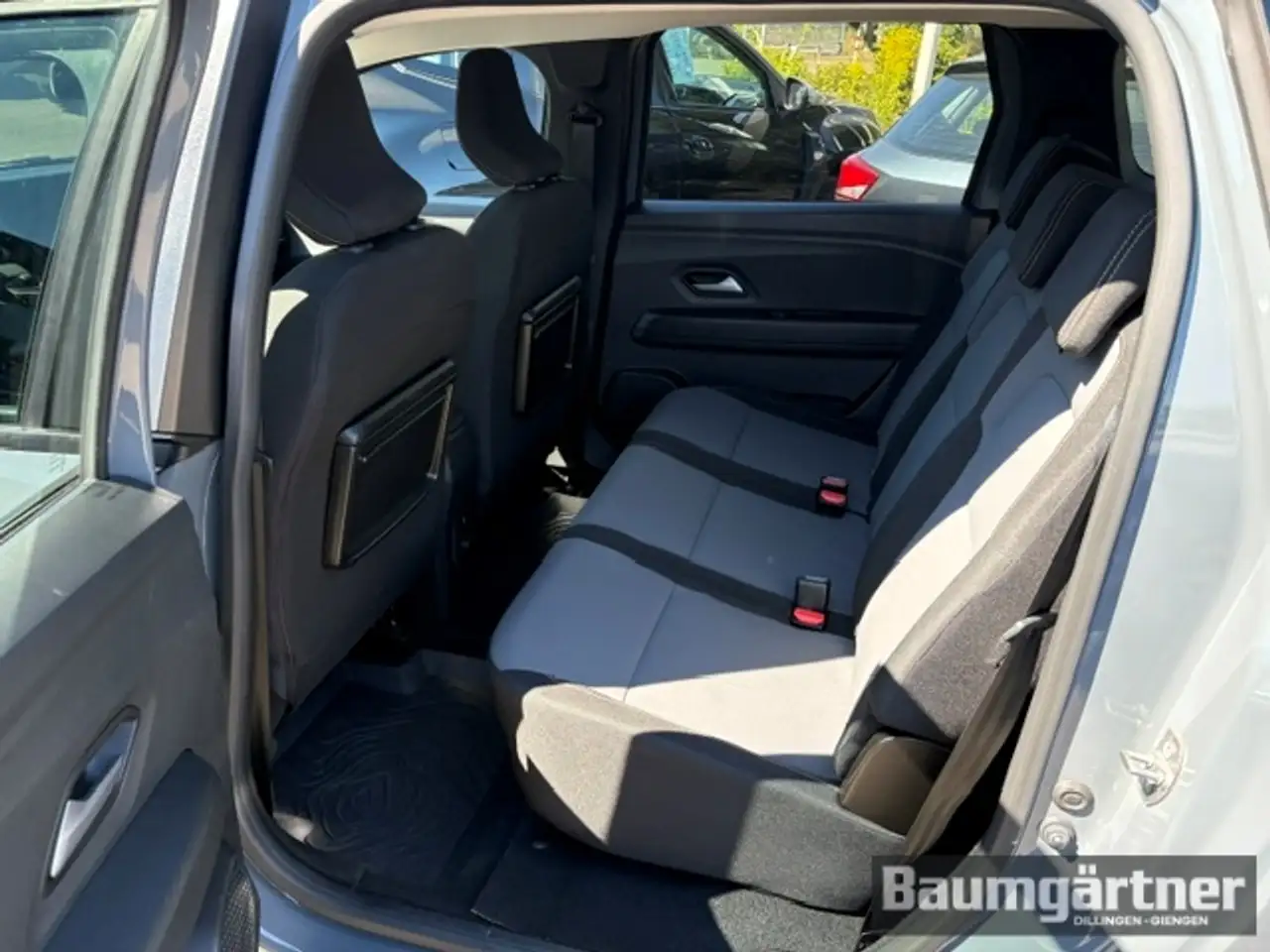Dacia Jogger Extreme+ TCe 110 7-Sitzer/Kamera/PDC/GJR — Vehicle gallery 7