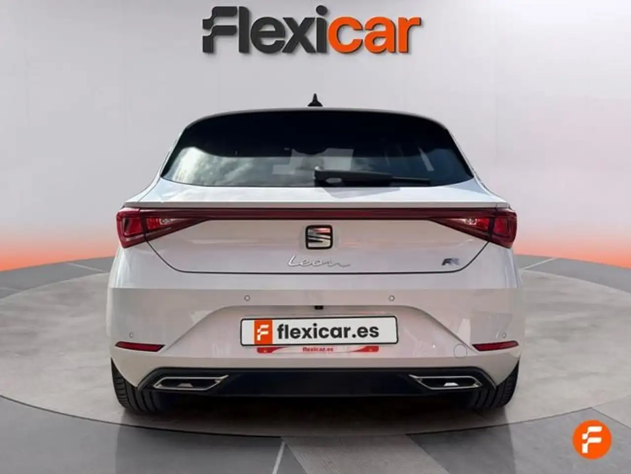 SEAT Leon 1.0 eTSI 81kW DSG-7 S&S FR XL ECO — معرض صور السيارة 4