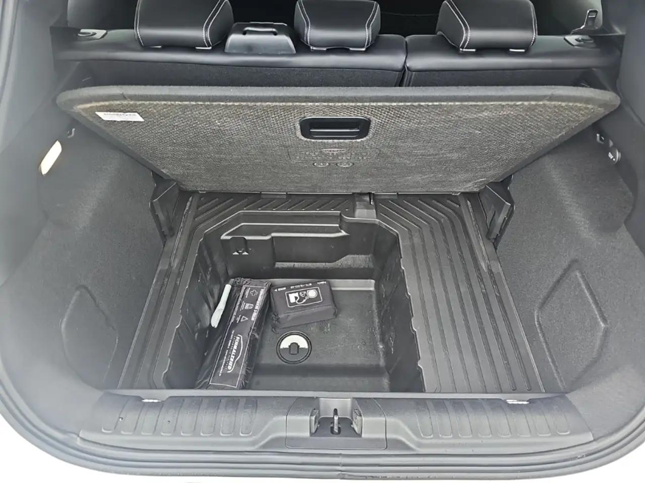 Ford Puma Titanium X MHEV Navi Leder Soundsystem B & O LED A — Vehicle gallery 16