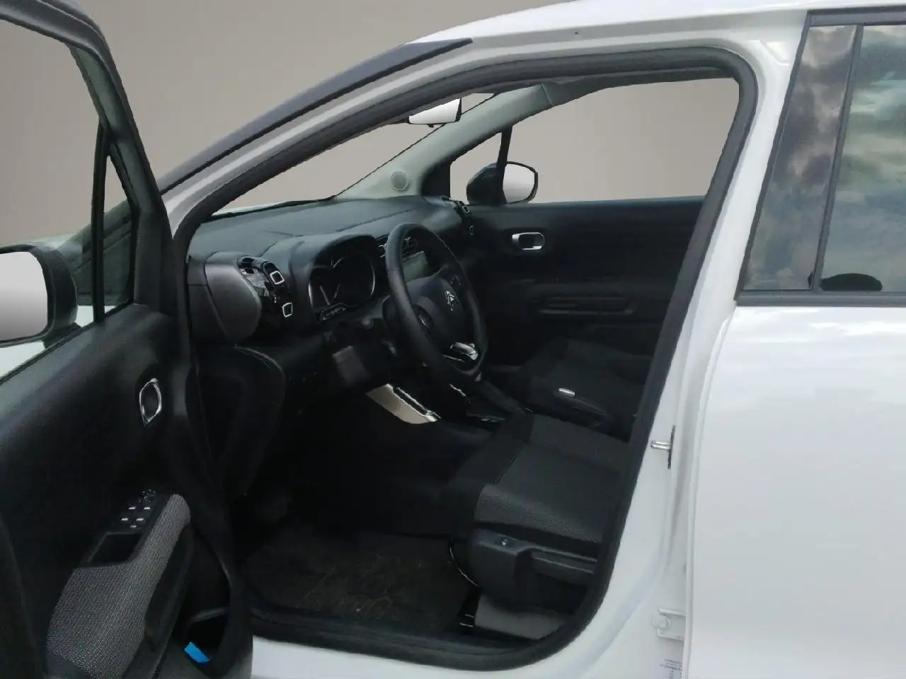 Citroen C3 Aircross Plus — Galerie du véhicule 9