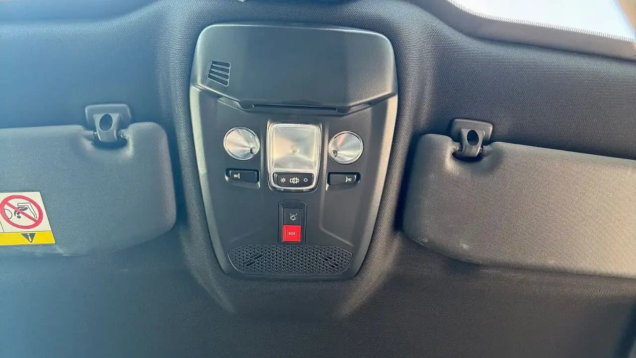 Peugeot 2008 Allure PureTech 100, Facelift, 360° Ka, SHZ — Galería del vehículo 23