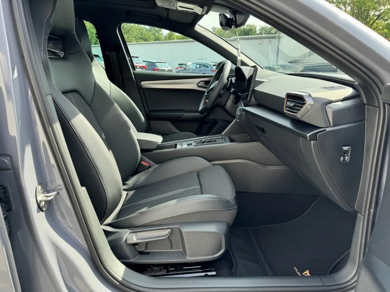 CUPRA Leon VZ 1.4 e-Hybrid DSG Navi Pano DCC Beats ACC 19Alu — معرض صور السيارة 38