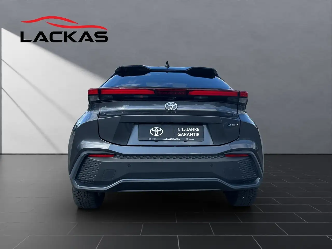 Toyota C-HR Hybrid FWD Team Deutschland — Vehicle gallery 4