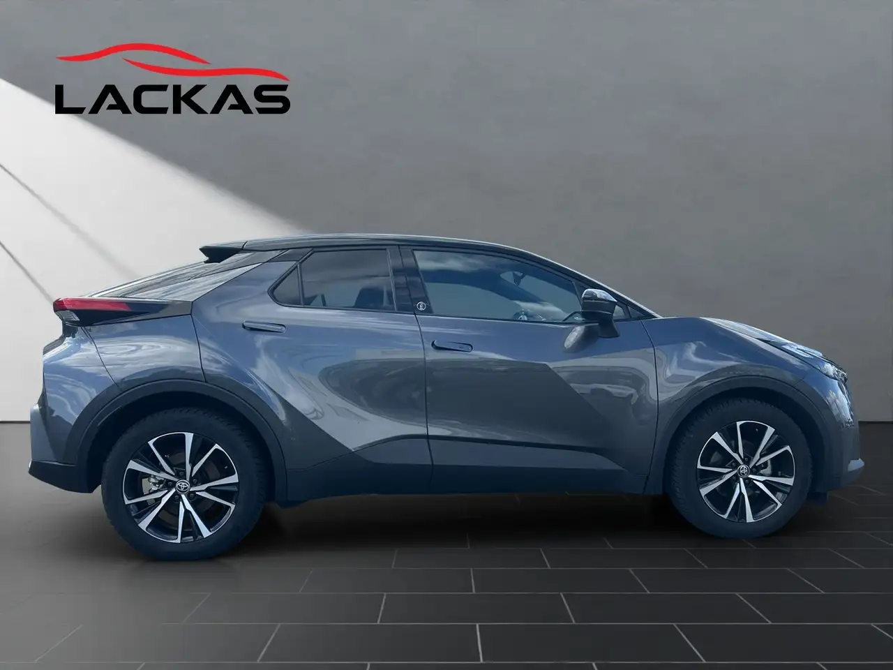 Toyota C-HR Hybrid FWD Team Deutschland — Vehicle gallery 6