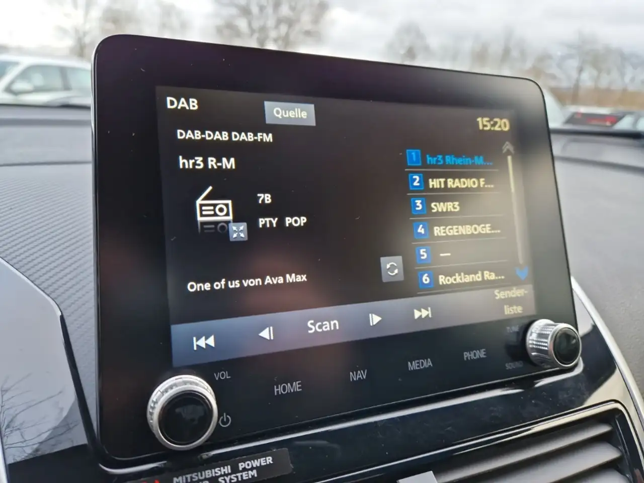 Mitsubishi Eclipse Cross Plug-In Hybrid Select AHK ACC LED Navi — معرض صور السيارة 19