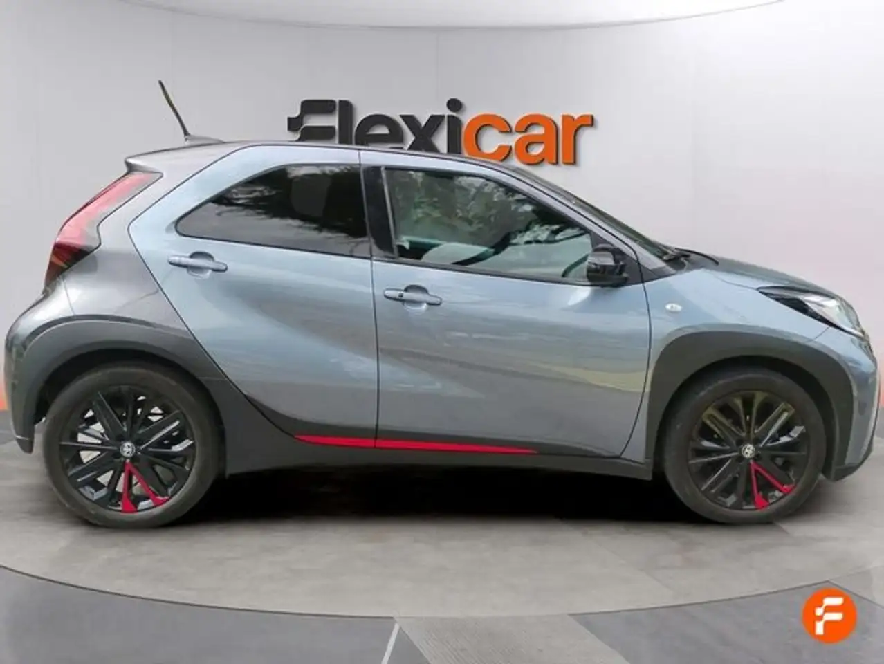 Toyota Aygo 1.0 VVT-I 72CV Undercover CVT — Galerie du véhicule 2