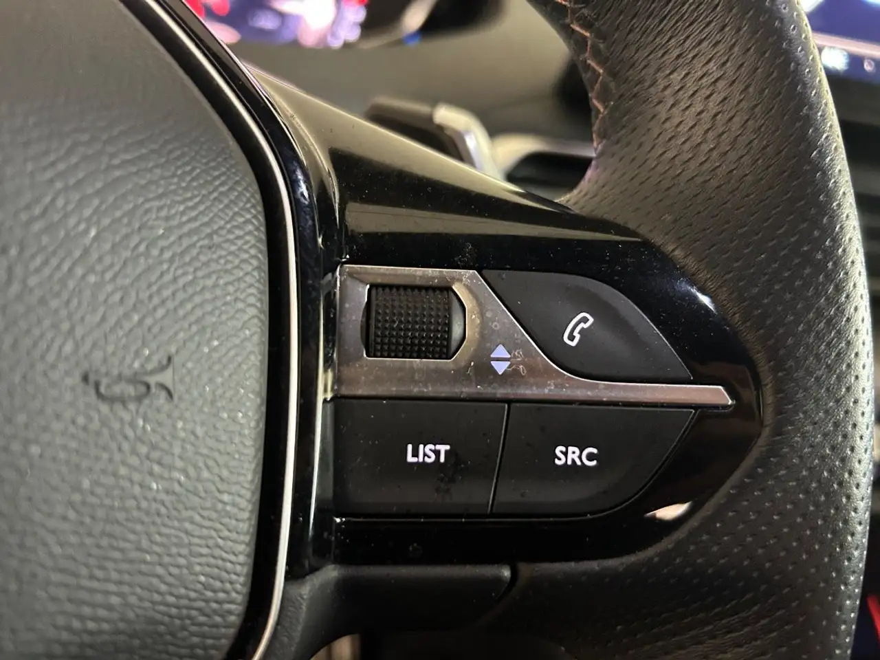 Peugeot 3008 1.2 PureTech 130 GT ACC+LED+Navi+SHZ+Kam. — Galerie du véhicule 17