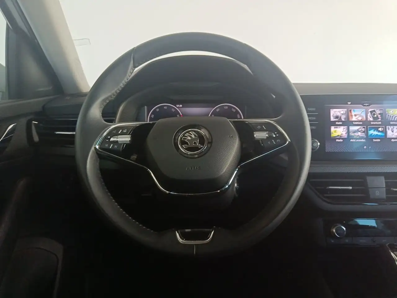 Skoda Scala 1.0 TSI Ambition DSG 81kW — Galería del vehículo 8