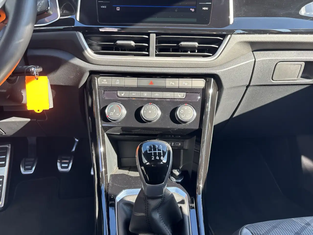 Volkswagen T-Roc 1.0 TSI R-Line LED-Plus — Galería del vehículo 17