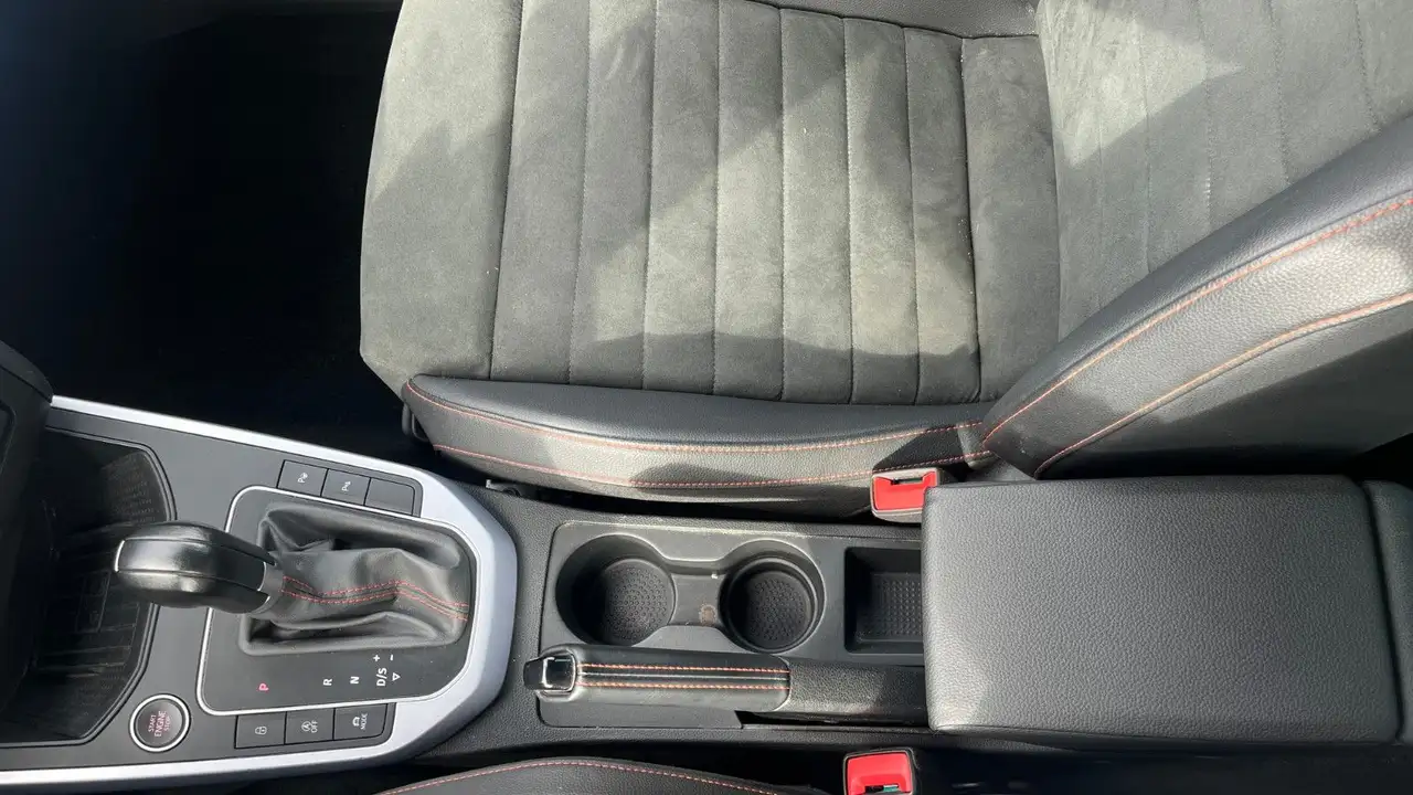 SEAT Arona FR Navi/LED/Kamera ACC ParkLenk Automatik — Galería del vehículo 18