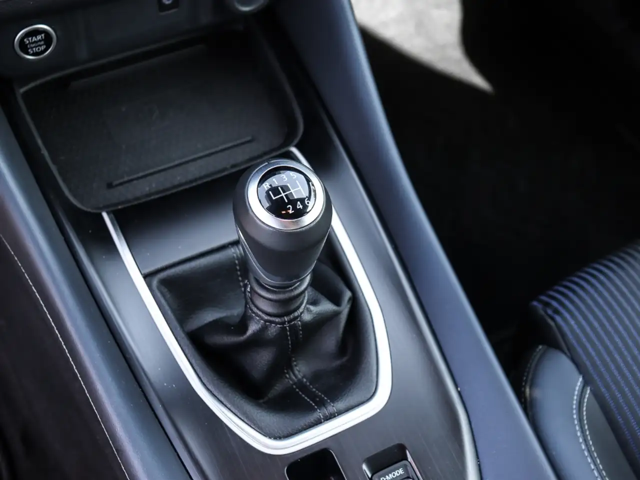 Nissan Qashqai Tekna Navi Soundsystem Bose 360 Kamera LED Dyn. Ku — معرض صور السيارة 13