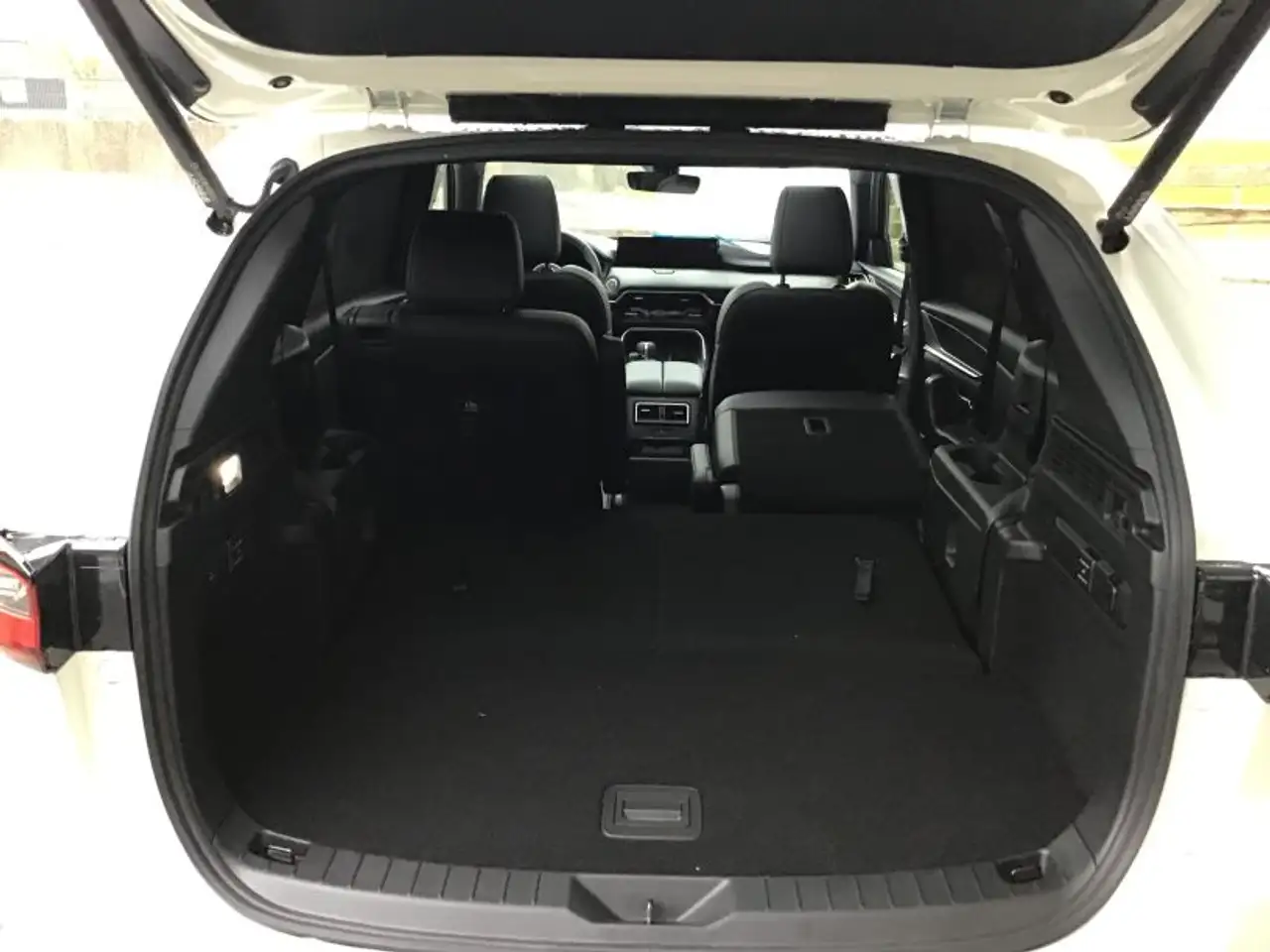 Mazda CX-80 2.5L e-SKYACTIV PHEV 327ps e-Skyactiv PHEV — Galerie du véhicule 4