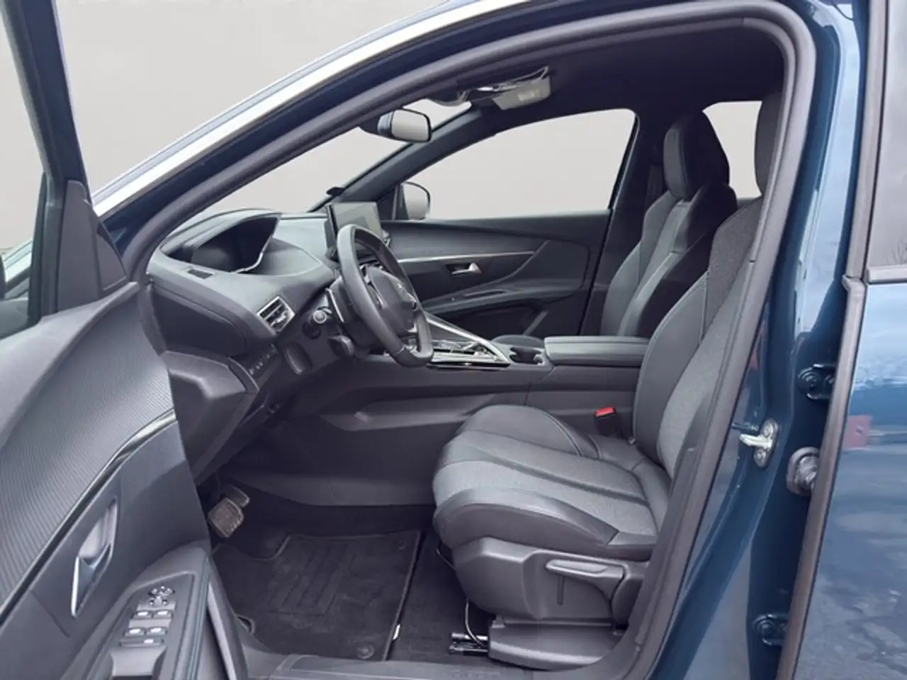 Peugeot 3008 Hybrid 136 Allure Pack ALLWETTER ACC NAVI SHZ P... — Vehicle gallery 8