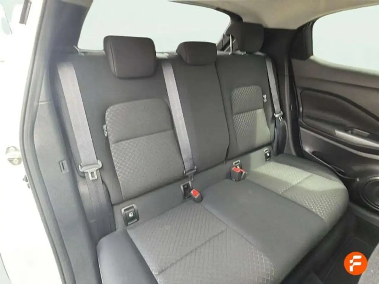 Nissan Juke DIG-T 84 kW (114 CV) 6M/T Acenta — معرض صور السيارة 16