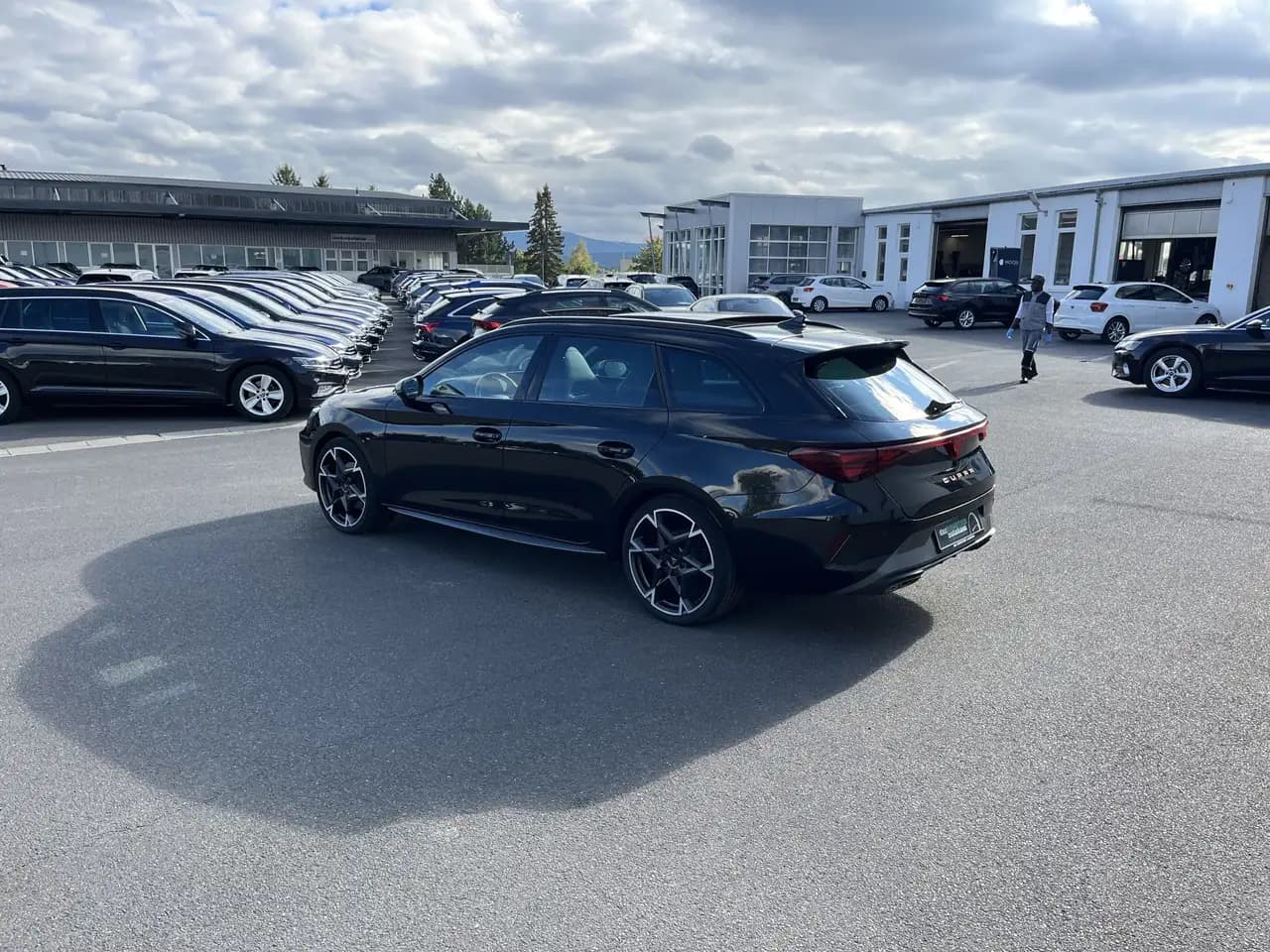 CUPRA Leon SP 1.5 TSI DSG 181€ m.20% Anz. PANO Navi ACC MAT — معرض صور السيارة 11