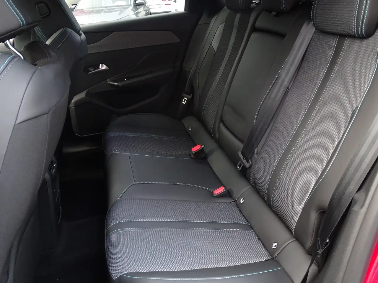 Peugeot 308 SW PureTech 130 Aut. LED ACC Navi — معرض صور السيارة 13