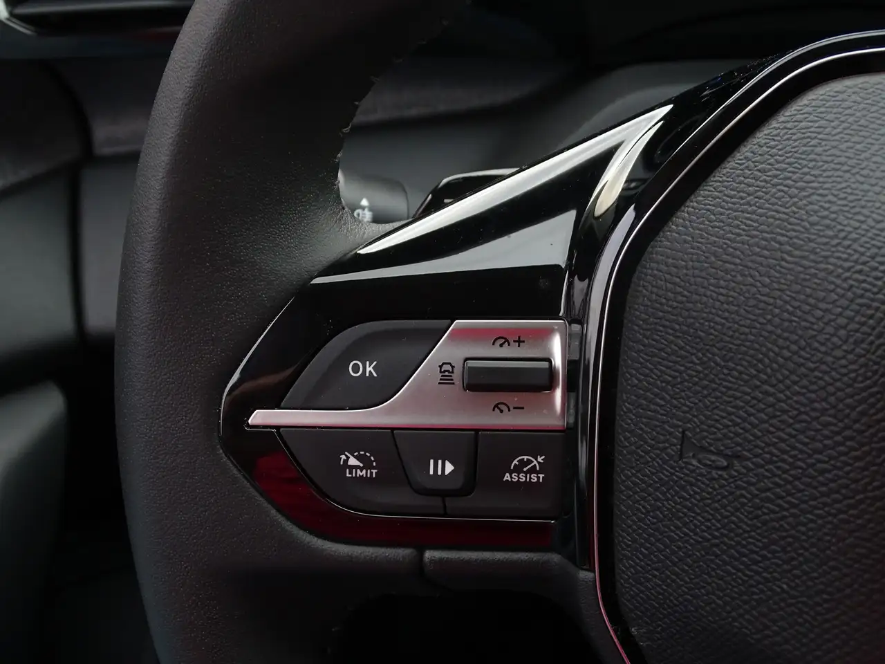 Peugeot 308 SW PureTech 130 Aut. LED ACC Navi — معرض صور السيارة 23