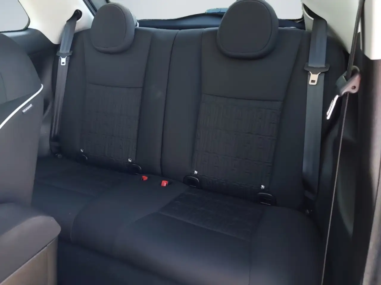 Fiat 500e Navi Apple CarPlay Android Auto Klimaautom Fahrerp — Galerie du véhicule 13