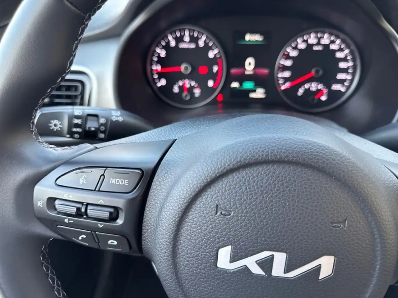Kia Stonic 1.0 T-GDi MHEV Drive 100 — Galerie du véhicule 16