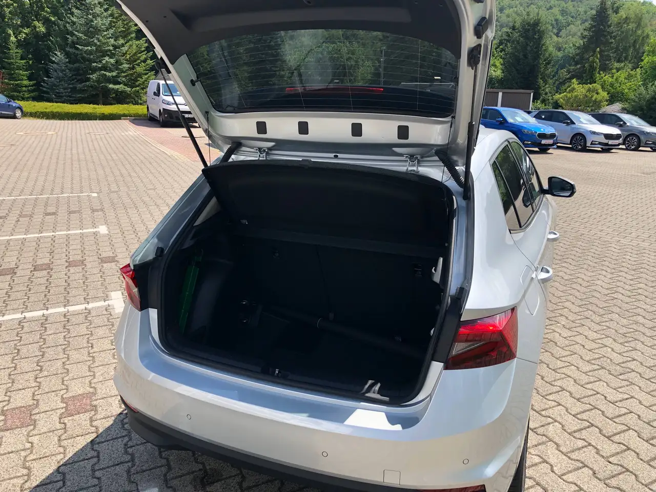 Skoda Fabia Selection ( Essence ) Kältepaket — Vehicle gallery 24