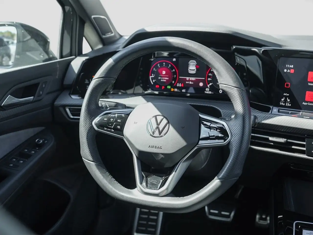 Volkswagen Golf 1.5 TSI R-Line Black-Style *IQ-Light*AHK*Harman... — معرض صور السيارة 12