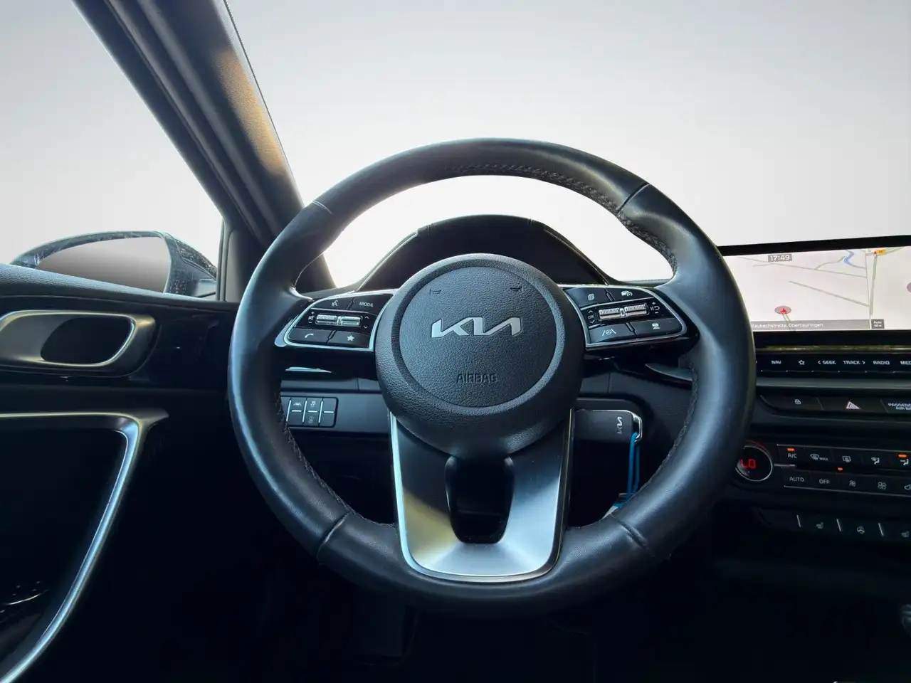 Kia Ceed / cee'd 1.0 T-GDI 48V DCT Nightline Edition — Galería del vehículo 10