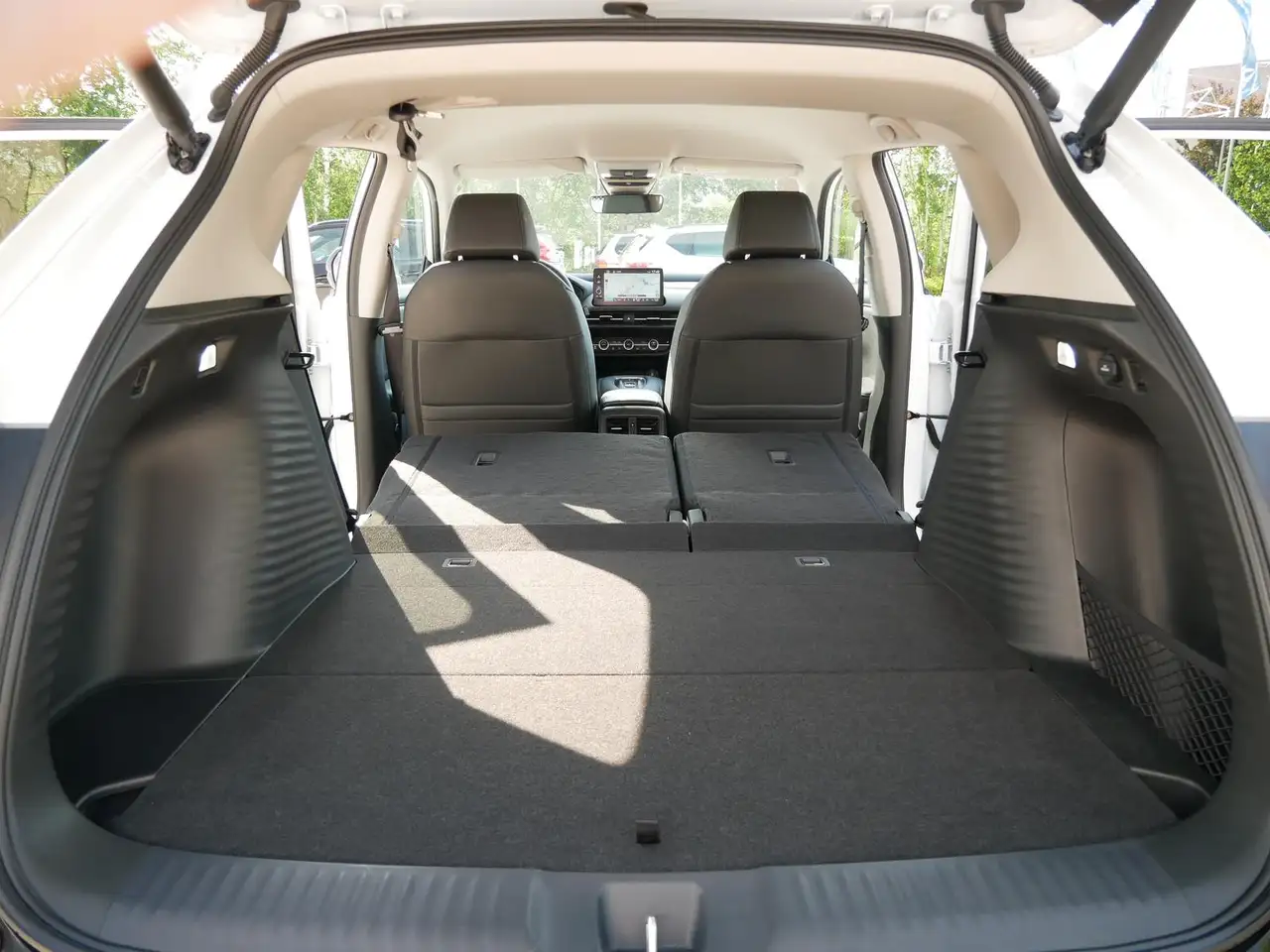 Honda ZR-V 2.0 Hybrid Sport +SHZ+KAMERA+NAVI+LED — Vehicle gallery 21