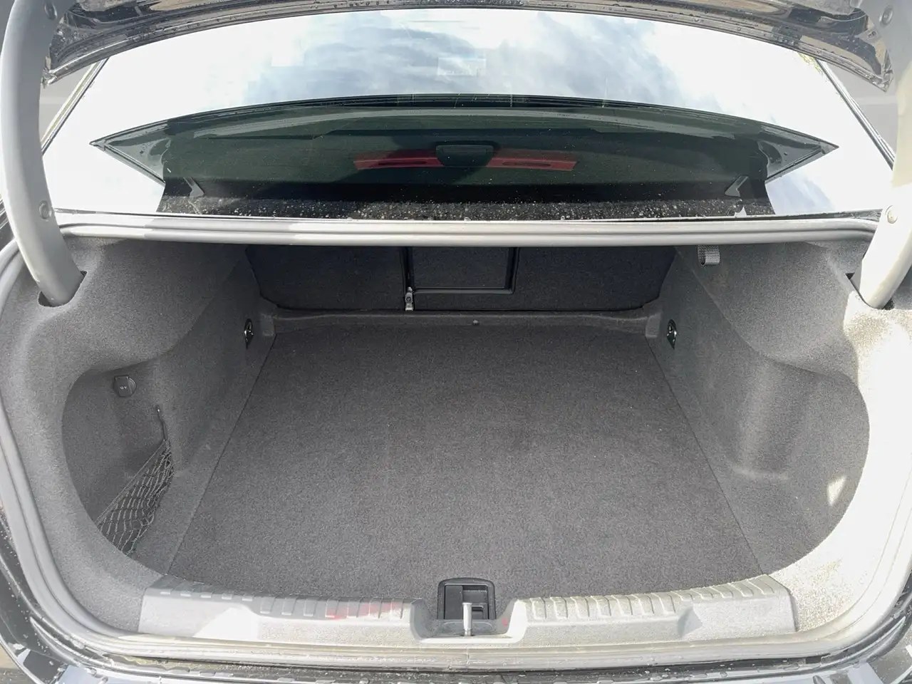 Audi S3 Limousine TFSI qu LED Pano NAVI+ PDC+ SHZ 19" — معرض صور السيارة 17