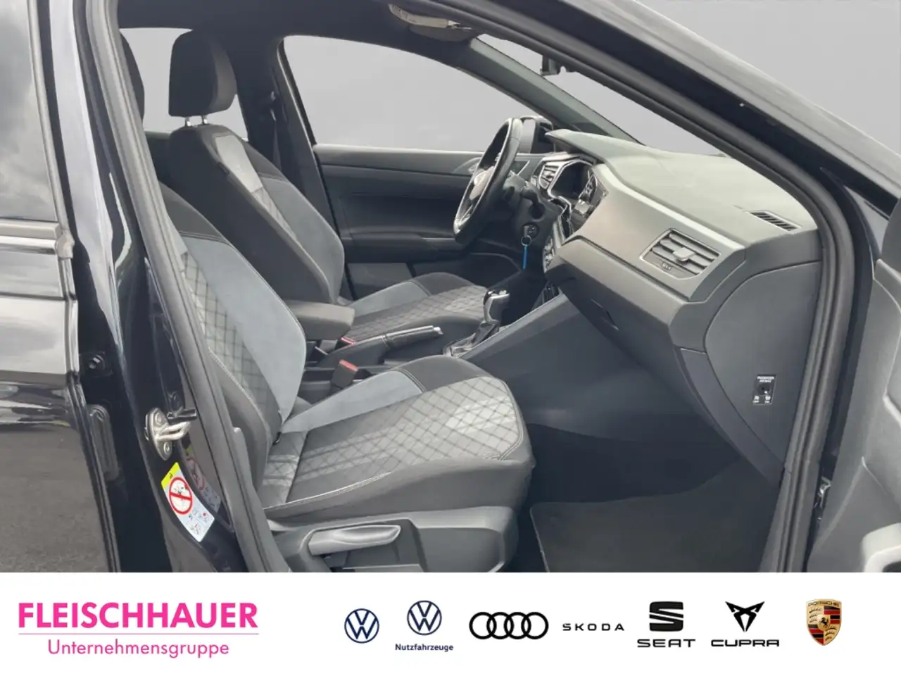 Volkswagen Taigo R Line TSI DSG RFK IQDrivePaket Navi Licht&Sicht M — Galería del vehículo 11