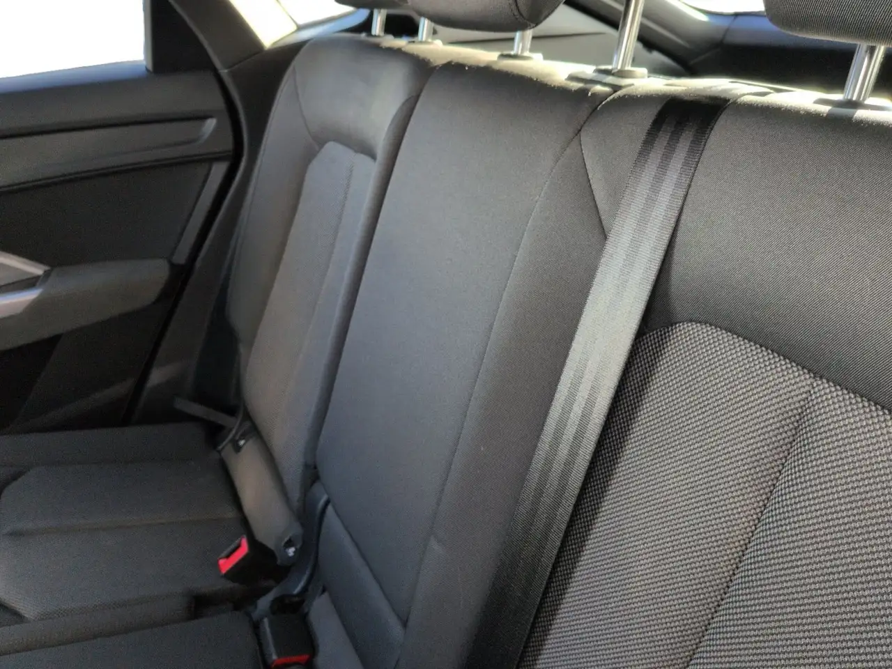 Audi Q3 S line 35 TFSI ACC Kamera CarPlay — معرض صور السيارة 9