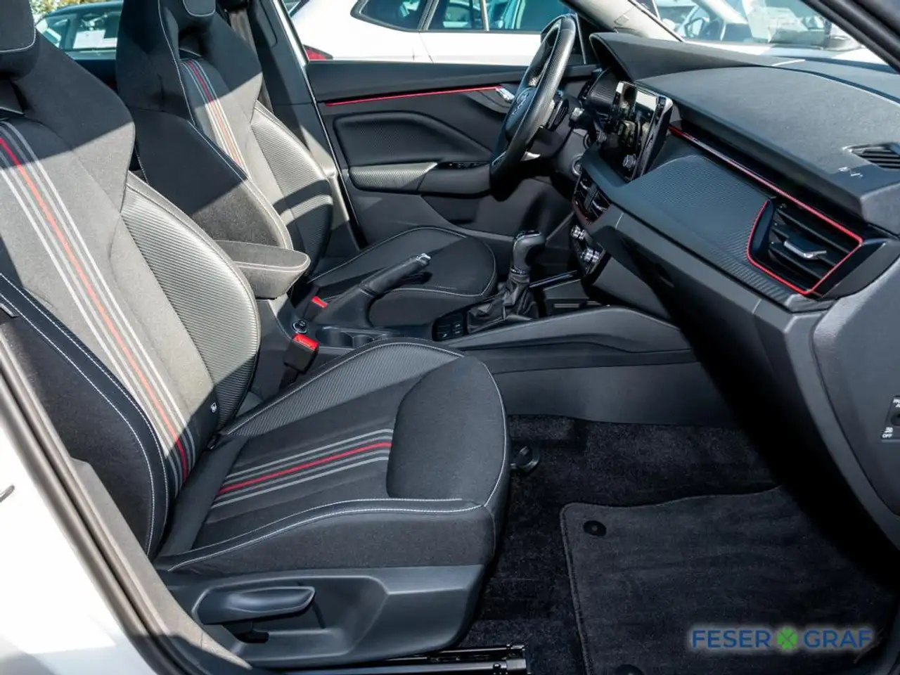 Skoda Kamiq Monte Carlo 1.5 TSI DSG 2xPDC/SHZ/RFK/LED — Vehicle gallery 9