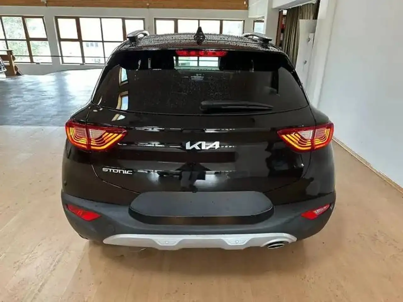 Kia Stonic 1.0 T-GDI 100 Nightline Edition — معرض صور السيارة 8