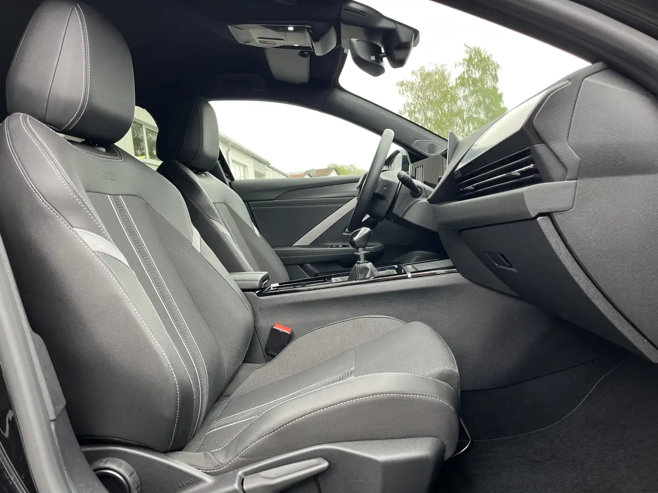 Opel Astra 1.2 GS 119€ m.20% Anz. AHK Navi 360-RFK SHZ LR-H — Vehicle gallery 13