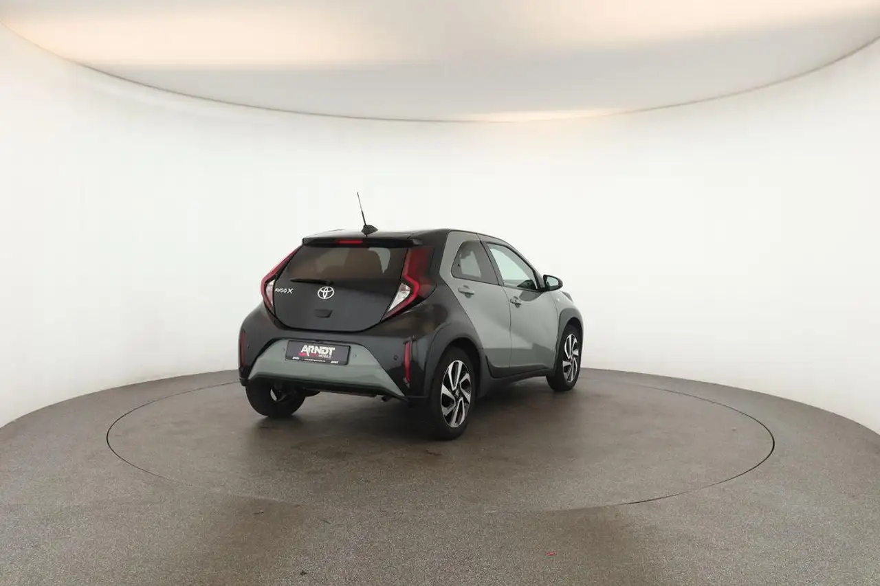 Toyota Aygo X CVT Team D LED App SHZ ACC Keyless Kam 17 — Vehicle gallery 24