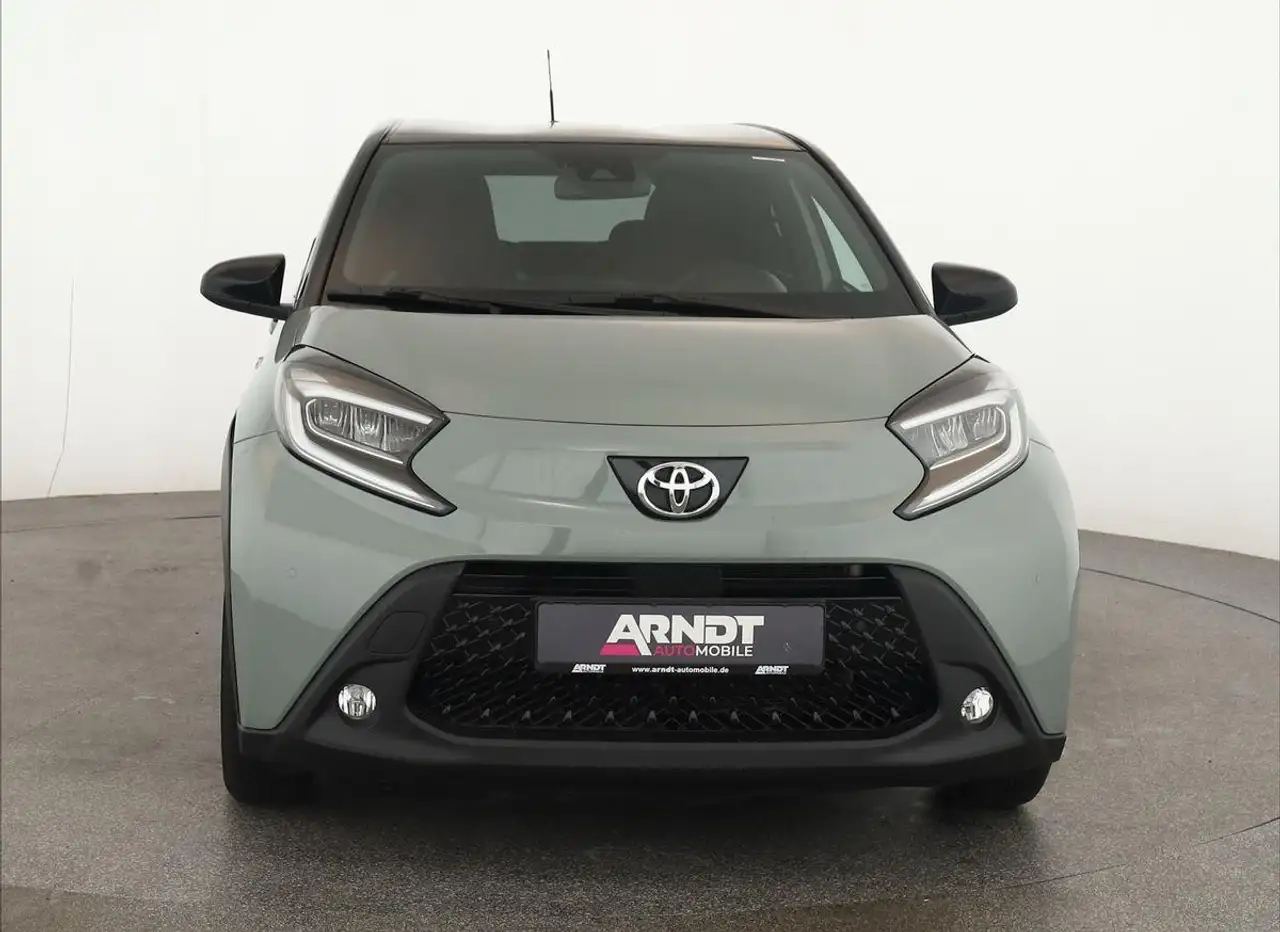 Toyota Aygo X CVT Team D LED App SHZ ACC Keyless Kam 17 — Vehicle gallery 3
