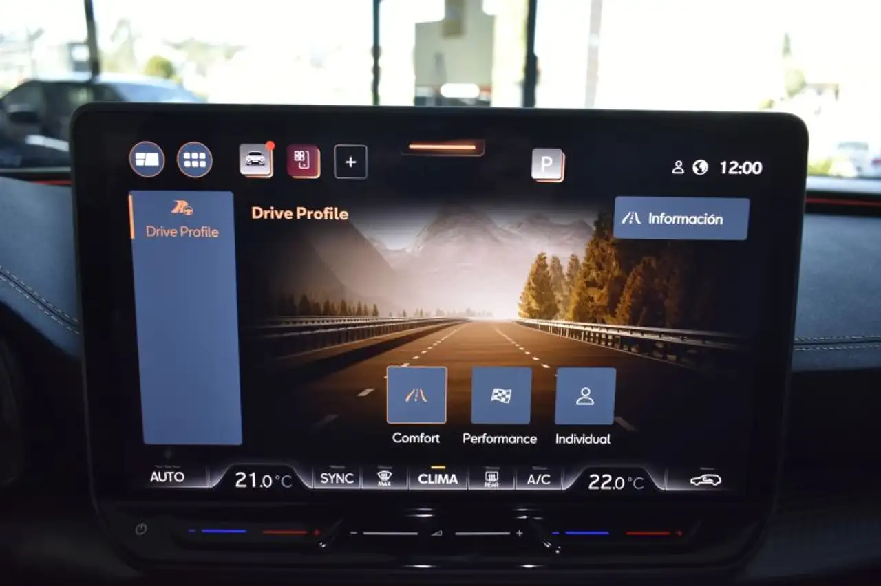 CUPRA Leon 1.5 eTSI 110 DSG — Galerie du véhicule 10