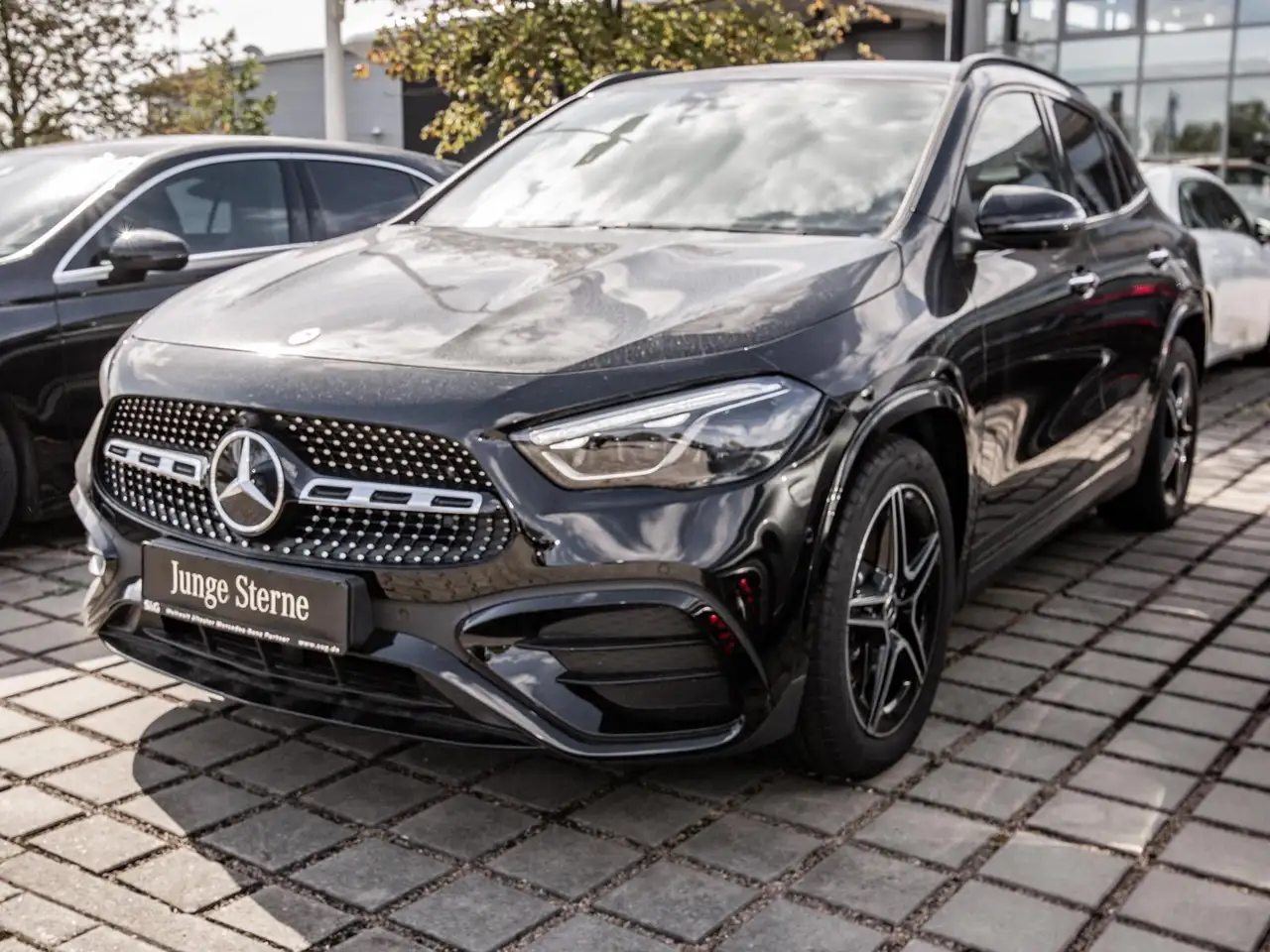 Mercedes-Benz GLA 200 AMG M-LED+360°+Night — Galería del vehículo 10