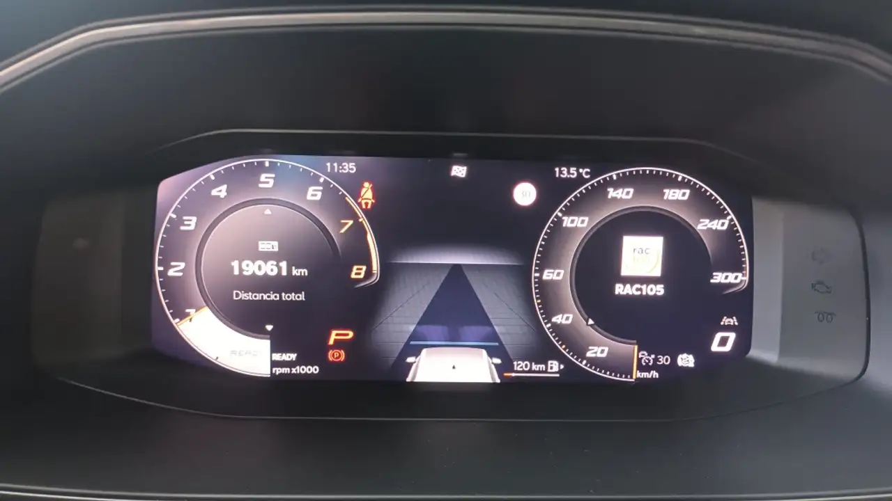 CUPRA Leon 1.5 eTSI 110 DSG — معرض صور السيارة 9