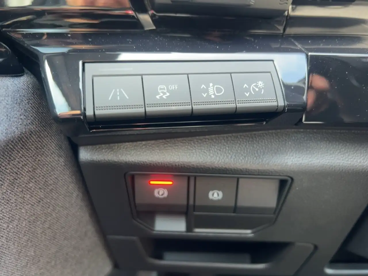 Renault Austral 1.3 TCE 160 EVOLUTION — Galería del vehículo 17